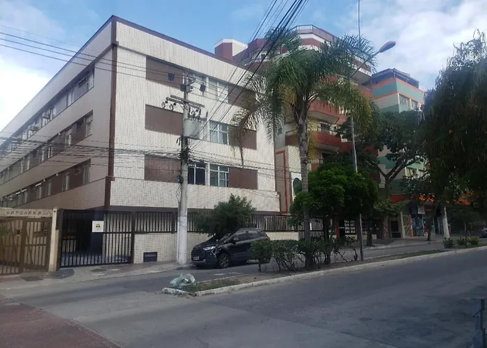 Apto RJ Mobiliado há 170 metros da Praia do Forte com Wi-Fi e Garagem coberta